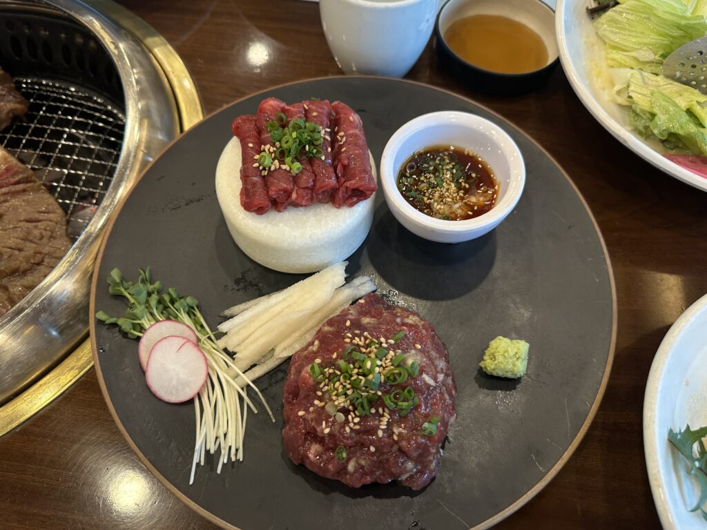 송추가마골 본관 육회와 육사시미